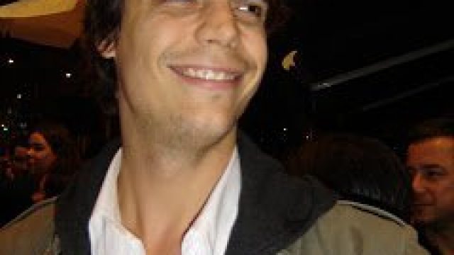Poucas Palavras: Charly Braun