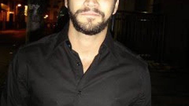 Poucas Palavras: Armando Babaioff