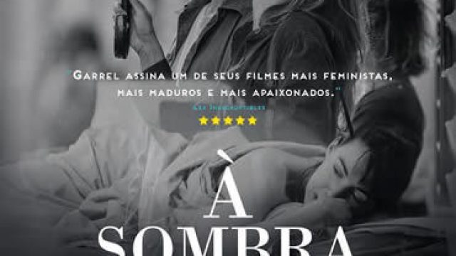 À Sombra de Duas Mulheres
