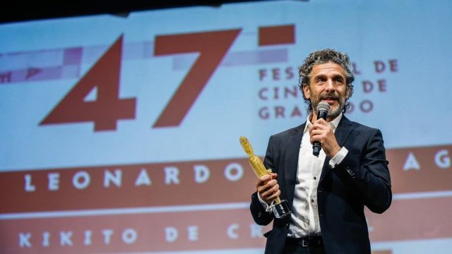 Leonardo Sbaraglia recebe Kikito no Festival de Gramado 2019