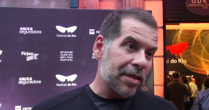 Leandro Hassum Crítica