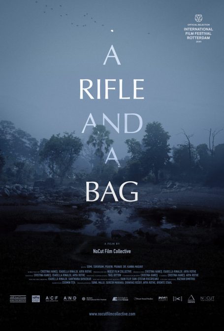 Um Rifle e Uma Bolsa