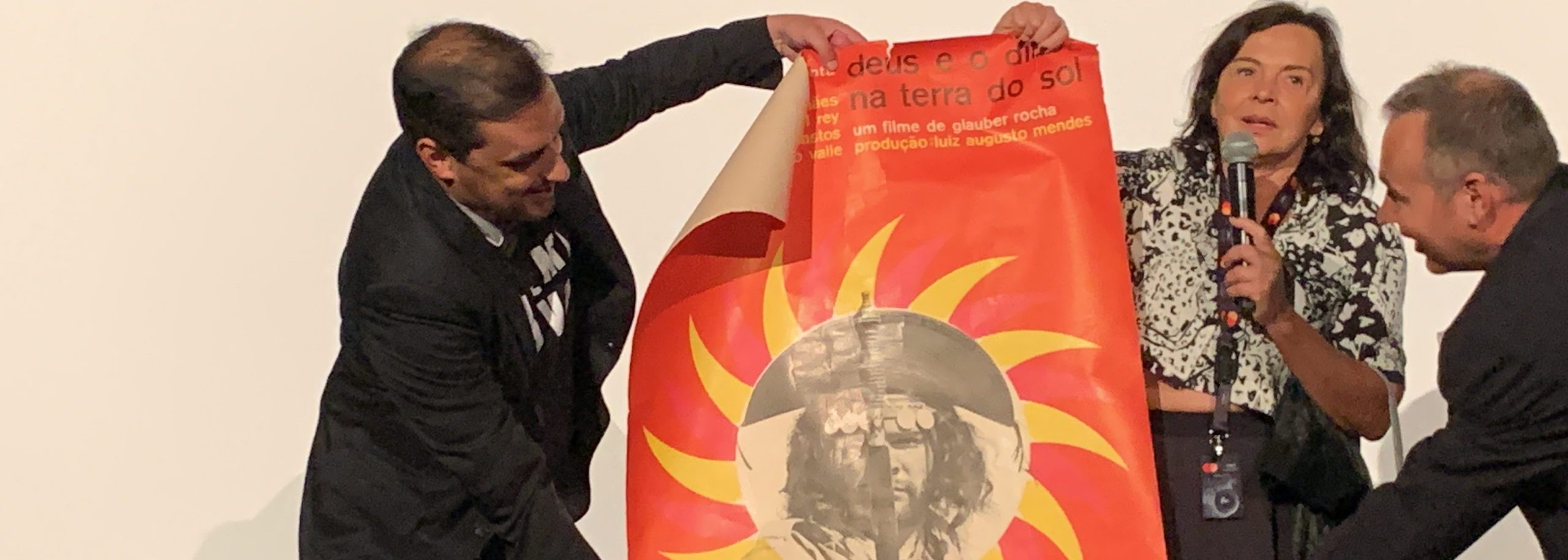 Deus e o Diabo na terra do sol